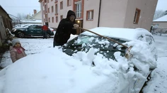 Mrazivá zima a neutíchajúce zrážky, niekde aj snehové. Počasie si chystá poriadne bláznivé dni