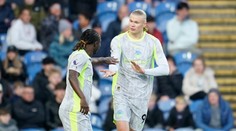 Dúbravkovo Burnley zostúpilo, náskok Arsenalu je fuč. Novým lídrom Premier League je Manchester City