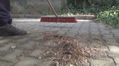 Štát momentálne nemá alternatívu. Projekty pre dlhodobo nezamestnaných majú prestávku