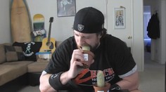 VIDEO: Extrémista každou bunkou tela. Dva kaktusy zjedol do šiestich minút!