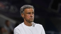 Pauzu od klubového futbalu mu znepríjemnila nehoda na bicykli. Tréner PSG si zlomil kľúčnu kosť