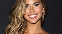 Modelka vytasila zbrane. Úsmev to rozhodne nebol