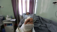 Počet obetí útoku na vojenskú nemocnicu v Kábule sa zvýšil na 49