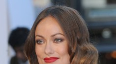 Slovenky neváhajte a oblečte si sako na nahé telo!