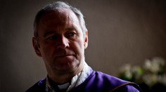 Bodka za Bezákom. V tichosti opustil Slovensko