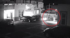 Upozornil na slušné správanie. Skončilo to hromadnou bitkou, pri ktorej praskali kosti