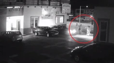 Upozornil na slušné správanie. Skončilo to hromadnou bitkou, pri ktorej praskali kosti