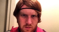 Internetový troll napádal slávnu modelku a jej syna. Škaredo na to doplatil