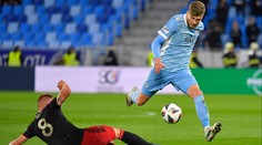 V Slovane sa na trávnik príliš nedostávali. Dvojica hráčov  zamierila na hosťovanie ku konkurencii