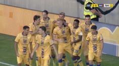 Dunajská Streda doma deklasovala ViOn. Kalmár oslávil návrat gólom z priameho kopu