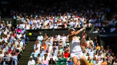 Tenistkám na Wimbledone povolili nosiť farebnú spodnú bielizeň