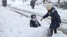 Snehové búrky a mráz sužujú aj juh Európy. V Británii je iný svet