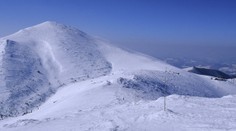 Trvá lavínové nebezpečenstvo, za posledné dni napadli na horách desiatky centimetrov nového snehu