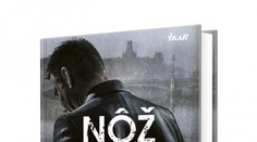 Po jednej prepitej noci sa prebudí s rukami od krvi a oknom ako svet