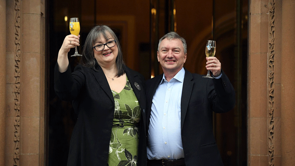 Žiadne autá ani luxusné dovolenky. Manželia prezradili, čo urobili s rozprávkovým jackpotom