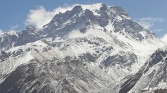 Peter Hámor sa druhýkrát narodil. Počas výstupu na Dhaulágirí v Himalájach jeho stan zasypala lavína