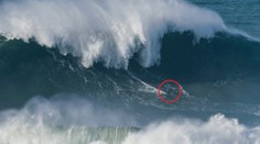 Anglický surfer zdolal rekordnú vlnu. V portugalskom Nazaré vyššie nenájdete