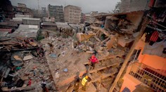 Keňa: Pod troskami zrútenej budovy objavili živé šesťmesačné dieťa