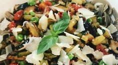 Pohánkové cestoviny s restovanou zeleninou