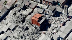 Taliansky prezident navštívil zničené Amatrice, v ktorom zahynulo 224 ľudí