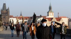 Česká vláda sprísnila pravidlá pre nosenie rúšok