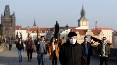 Česká vláda sprísnila pravidlá pre nosenie rúšok