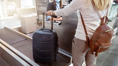 Táto aerolinka od pasažierov chce, aby sa pred odletom spolu s batožinou odvážili aj oni