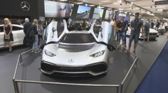 Nablýskané autá od výmyslu sveta. Toto sú najväčšie lákadlá autosalónu v Bratislave