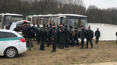 Les pri Veľkej Mači bol plný policajtov. Hľadali vražednú zbraň