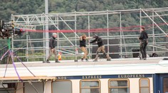 Pán herec! Keď ho v Nórsku videli sedieť na idúcom vlaku, neverili vlastným očiam