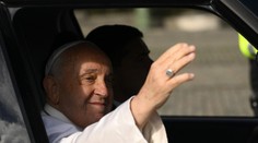 Chcel, aby sme nestavali múry, ale mosty. Aby sme zlo porazili dobrom. Posolstvá pápeža sú stále aktuálne