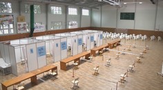 Veľkokapacitné vakcinačné centrum v Michalovciach zíva prázdnotou. Kraj z toho viní ministerstvo