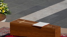 Stretnutia svetových špičiek aj intenzívny okamih pri požehnaní. Tu sú najzaujímavejšie momenty z pohrebu pápeža