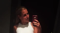 Odvážna selfie krásnej Cibulkovej bez podprsenky