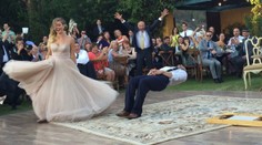 Takýto novomanželský tanec ste ešte nikdy nevideli!