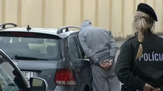Policajti chytili vlastného. Za údajné kšeftovanie s drogami