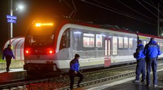 Rukojemnícka dráma vo Švajčiarsku zrejme nesúvisí s terorizmom. Muža, ktorý zadržiaval vo vlaku cestujúcich, zastrelili