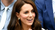 Kate Middleton výrazne ostrihali vlasy. Vyzerá výborne