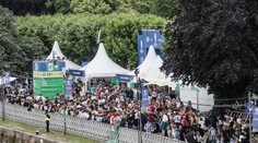 Jedna z najkrajších fanzón i bryndzové halušky. Slováci pred zápasom s Belgickom ovládli Frankfurt