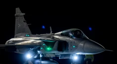 Pilotov českých Gripenov v noci zobudil rozkaz NATO. V priebehu niekoľkých minút mierili nad Poľsko