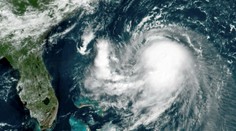 Tropická búrka Henri, smerujúca k východnému pobrežiu USA, zosilnela na hurikán