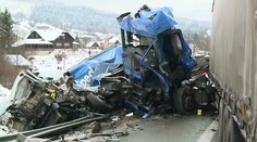 Z kamiónov len plech. Takto sa stala tragická nehoda pri Čadci