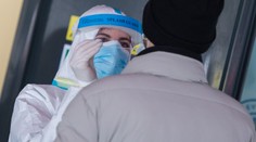 Počet hospitalizovaných klesol pod 500, chorobe podľahli dvaja pacienti