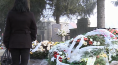 Vrcholne nedôstojný pohreb: Takto zmätkovali s truhlou v Šahách
