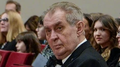 Zeman komentoval výsledky prvého kola volieb: Vojak nemá byť prezidentom