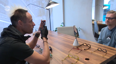 Ponúkajú okuliare, za ktorými sa idú potrhať celebrity z celého sveta