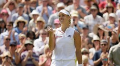 Kerberová poľahky zdolala Serenu Williamsovú a stala sa wimbledonskou šampiónkou