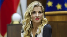 Českí umelci kritizujú Šimkovičovú a chcú pomôcť slovenským kolegom. Ich výzvu podporili Polívka či Svěrák