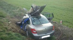 Auto sa čelne zrazilo s kamiónom pri obci Slavec, jeden vodič nehodu neprežil