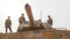 VIDEO: Preteky v zbrojení s USA naberajú na obrátkach. Čína prvýkrát ukázala v akcii svoj najmodernejší tank